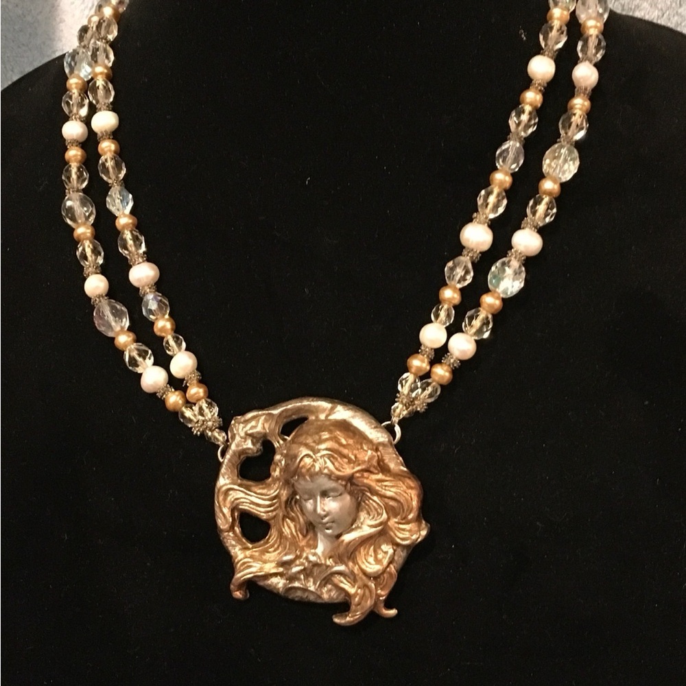 Elegant Gold and Silver Women's Necklace
